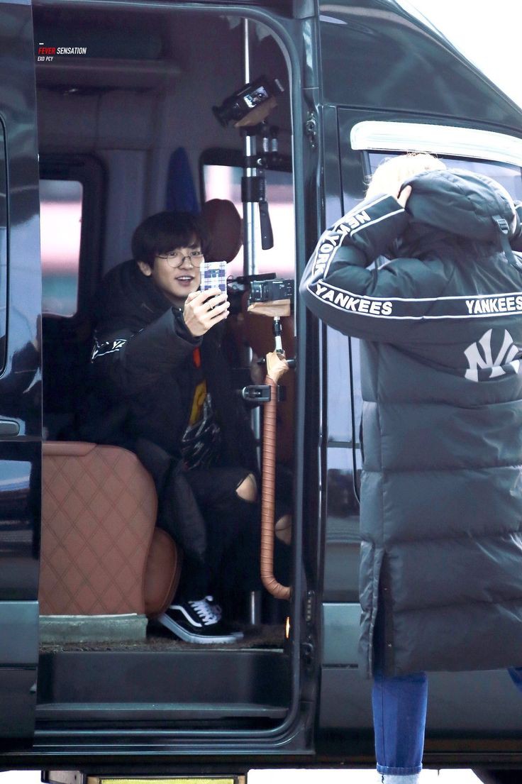 scskfiles's tweet photo. #수호 #찬열 someone was having fun https://t.co/jvUwfkpXwB