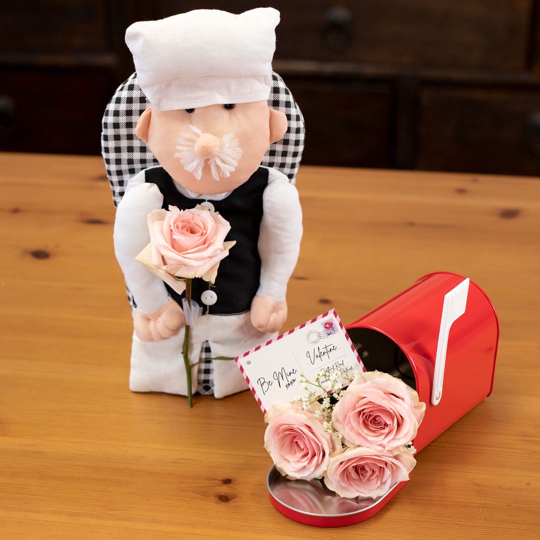 chef_ritz's tweet photo. Did you mail out your Valentine’s Day cards yet? ❤️💌

#ChefRITZ #Valentinesday #Valentinesday2022 #Valentinesdaycards #Valentines https://t.co/cm2AWODUqn