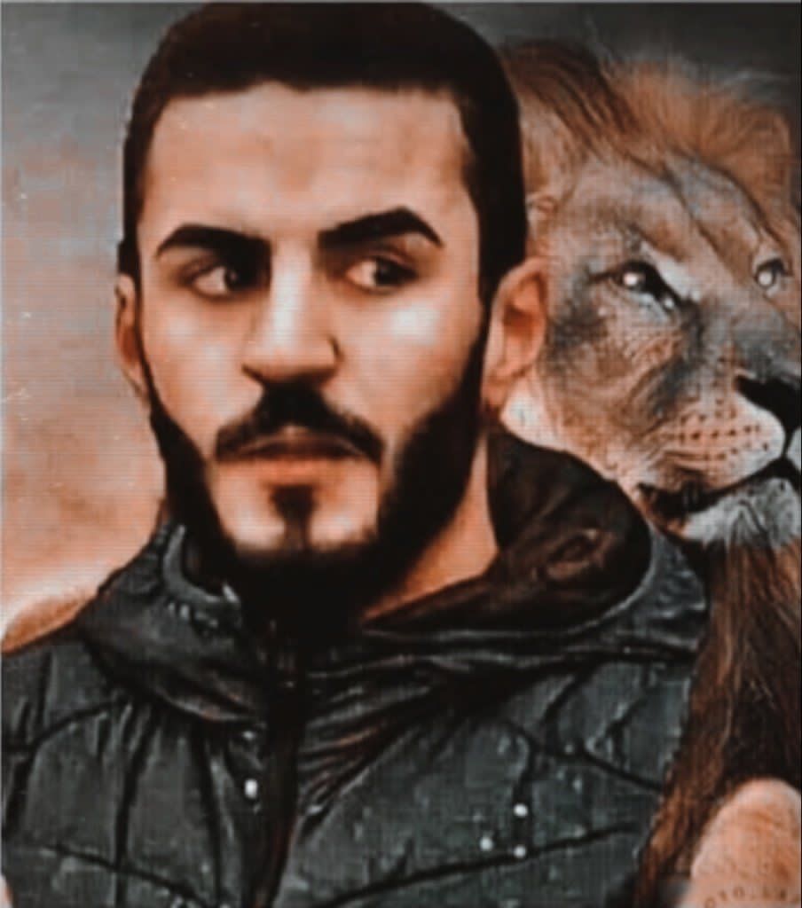 Ab_Kareem_'s tweet photo. Two People Who Inspire Millions Of People Just By Their Action.😍🔥
#AllahuAkbar https://t.co/RA9grzGiAy