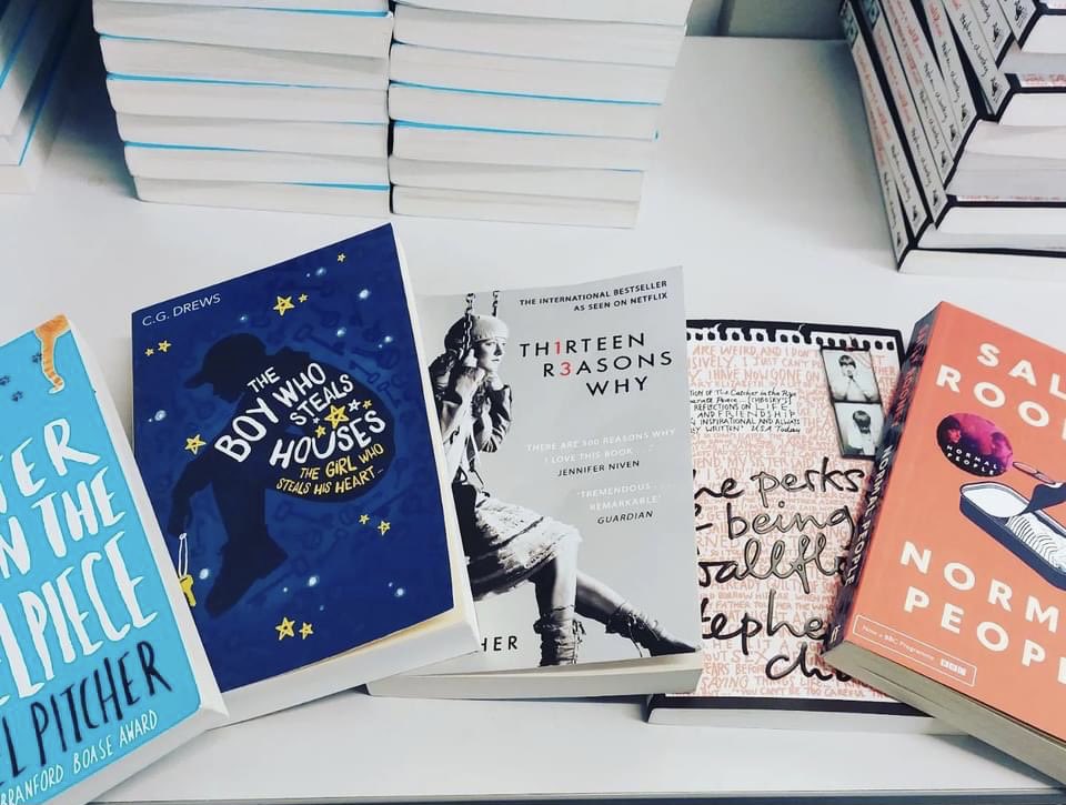 StNicksCfL's tweet photo. EXCITING NEWS! After the very successful launch of collective reading across all year groups. Our life tutor groups are now coming to the end of their first novel and the new CfL books have arrived for all students! How exciting. 🤩 @AcademyStNics https://t.co/aNxMwUkxFa