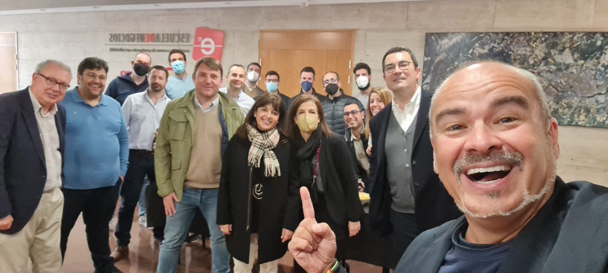 FomAlumni tweet media