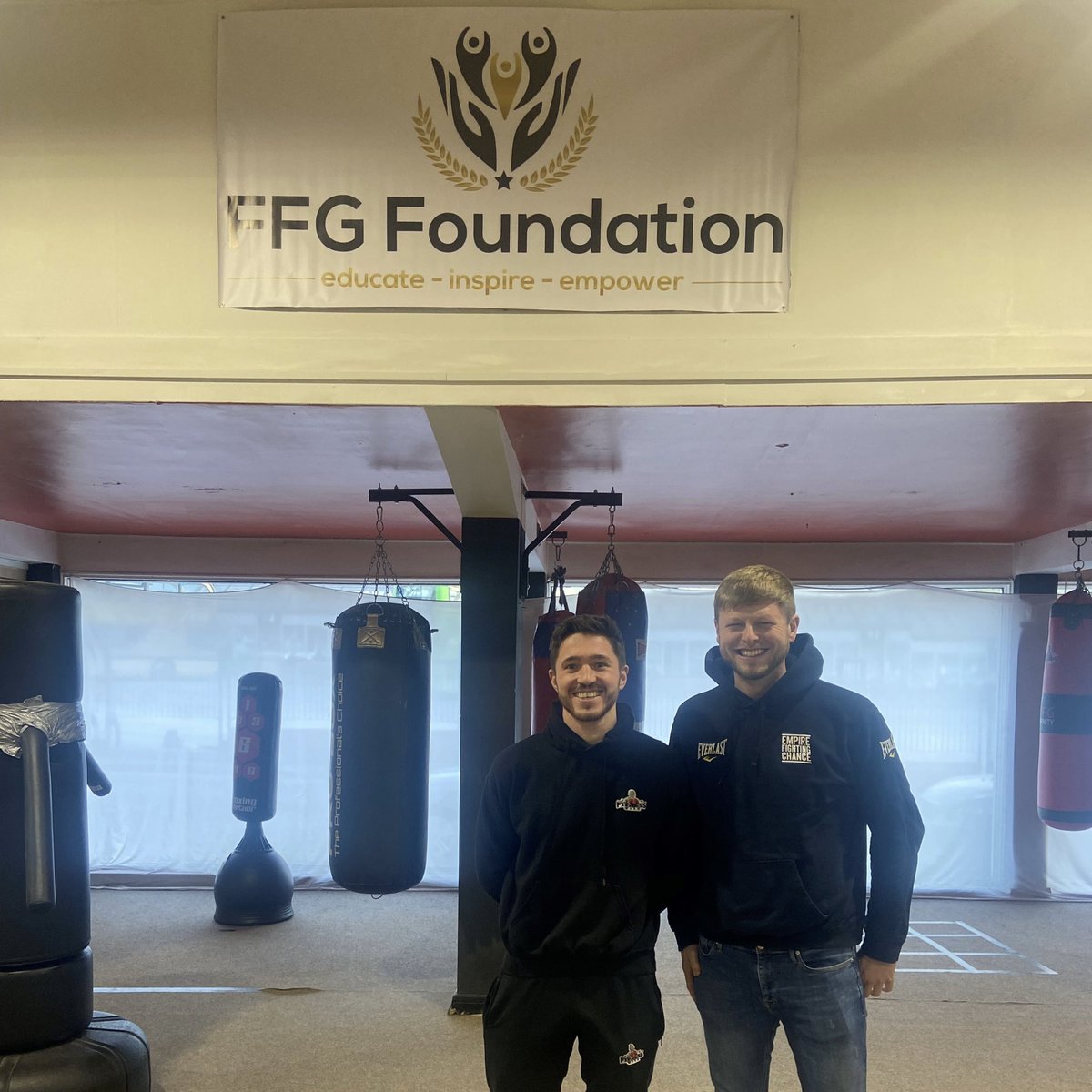 EmpireFightingC's tweet image. We’ve travelled over 1200 miles in the past 10 days launching our training partnership programme with @England_Boxing to amateur boxing clubs accross England. 

Read more ➡️ empirefightingchance.org/2022/02/11/emp…

@CollyhurstABC @LeeJonesabc @FFG_Boxing @WildcardAbc @SecondsOutBA @blackburnyz