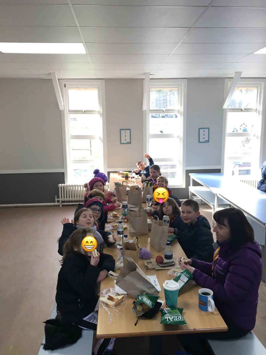 CastleCarrock's tweet photo. Last lunch and on our way home now. See you all soon! Thanks @DukeshouseW ! #Class3DoesDukeshouse https://t.co/zH11aRY7Kf