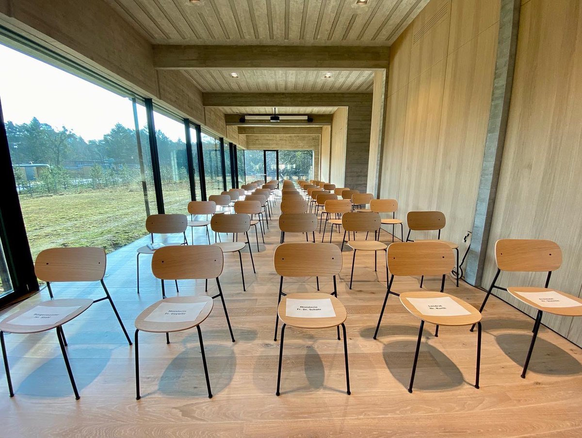 DanielSauer73's tweet photo. Unser #UNESCO-Weltkulturerbe, das #Bauhaus-Ensemble Bundesschule #Bernau hat seit heute ein Besucherzentrum. Vorbeischauen lohnt!
@klara_geywitz @ManjaSchuele @BernauLIVE @Ladeburg_LIVE https://t.co/c5sUsicgnk