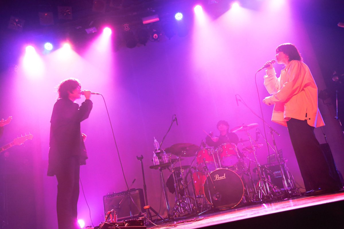 yourness_on's tweet photo. 〜 〜 〜 News 〜 〜 〜

本日大阪公演にて
初披露となりました
「 49/51 feat.nemoi 」
6 case Tour final 東京公演でも
nemoiさんをゲストに
披露させて頂きます！💃🕺

チケットはこちらから
https://t.co/XlNg3JJqsE

photo by nana.y
#ユアネス #6caseTour https://t.co/DwL2yNlVwX