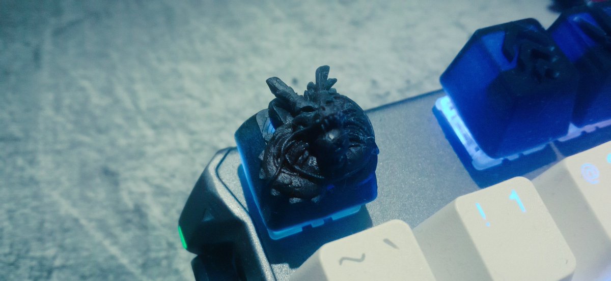 KreativeKeycaps's tweet photo. Orders for the Shenron resin printed keycap will open soon. Available in black or transparent resin
R270 including shipping

#kreativekeycaps https://t.co/8uZ76nyHt5