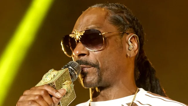 thehill's tweet photo. Snoop Dogg sued over sexual assault and battery ahead of Super Bowl performance https://t.co/3iQVuRC3uv https://t.co/acOUOp2aC4