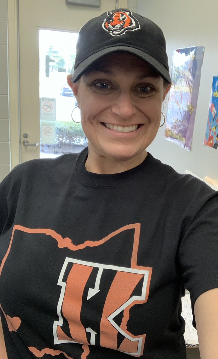 Breathing with black/orange Hoberman sphere in <a href="/CISKnights/">CIS Knight Nation</a> 6th grade choir today. Love my new shirt from <a href="/SpringDotOH/">SpringDot Apparel</a>!) Can’t wait for the big win on Sundey! Who Day!
🐅🧡🏈🖤 <a href="/Bengals/">Cincinnati Bengals</a>  <a href="/Kings_Schools/">Kings Local Schools</a> #relate #WHODEYNATION
