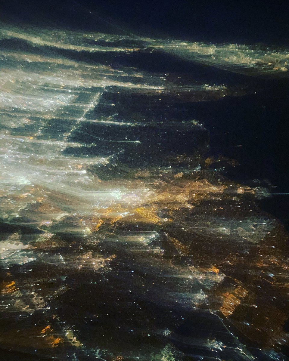 shotbysairyn's tweet photo. @kristophershinn Shots from the plane. LA city light trails at night. Pretty accident. #shotbysairyn https://t.co/zHzQxHgDyB