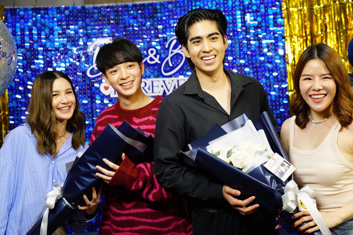EFM_STATION's tweet photo. รวมทั้งไปติดตาม 'Gen Y The Series Season 2 วัยรุ่นวุ่นYรัก' ทุกวันอังคาร เวลา 23.00 น. ทางช่อง 3 และดูออนไลน์เวอร์ชั่น Uncut บนแอปพลิเคชัน iQiyi และ https://t.co/IzzSx4YZT4 23.20 น. เป็นต้นไปครับ
#DUNBASxFandomLive 
EFM DUNBASLive #ดุลบาส #DunBas #dunromch #บาสเด็กอ้วนที่แท้จริง https://t.co/uqYSESgLO6