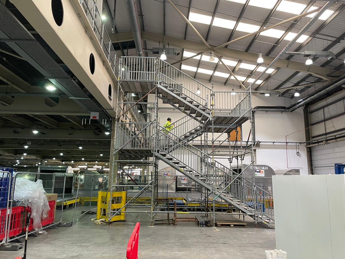 PlatinumScaff's tweet photo. Haki public access staircase installed today at FedEx’s depot in Stanstead by Platinum Scaffolding. https://t.co/6jMDP1YSLS