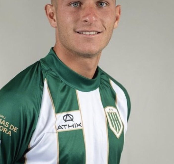 Patrici84141048's tweet photo. Cuello alto sisi está bien . @CAB_oficial #athix #banfield https://t.co/994F0P9779