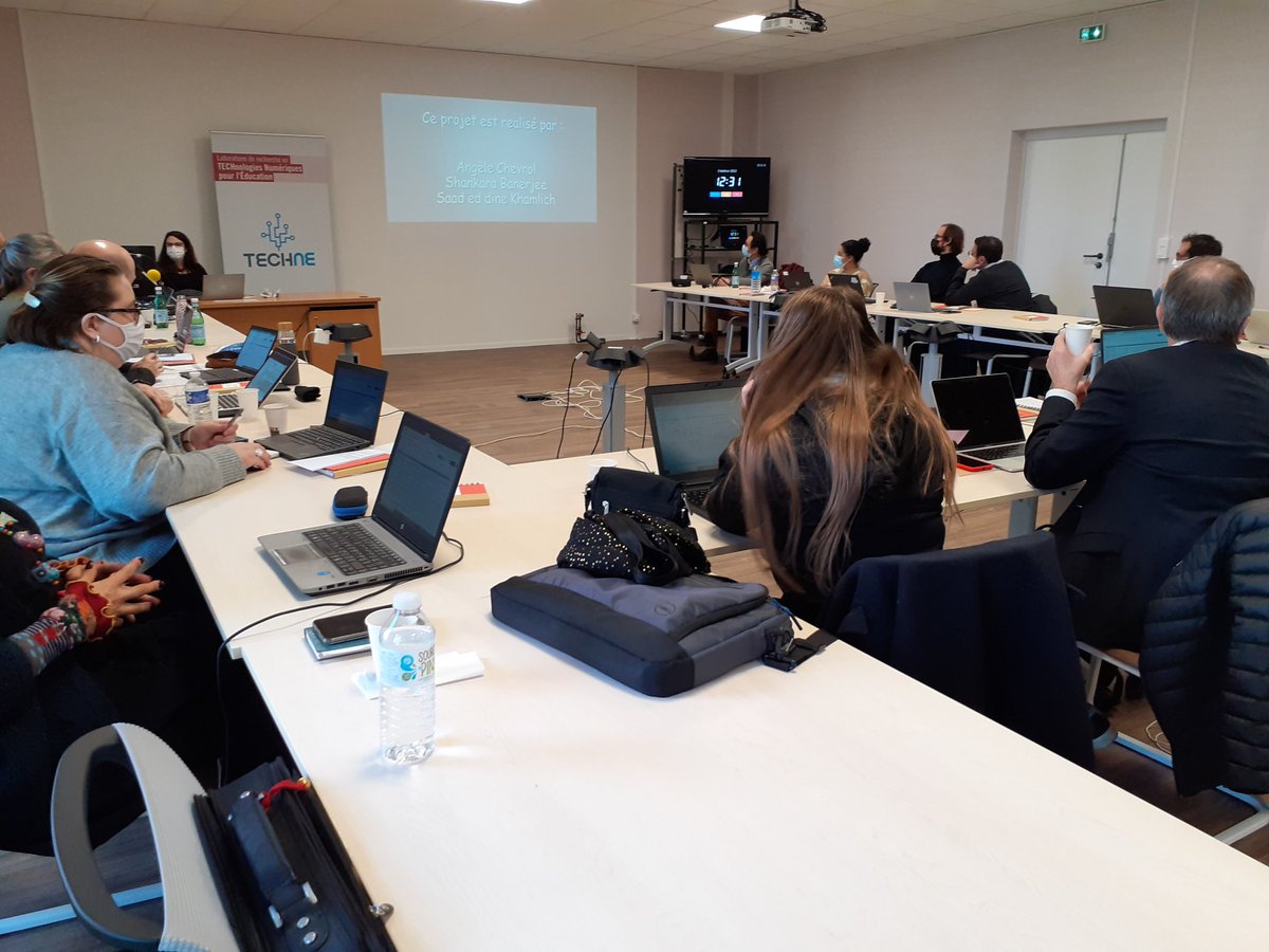 rvanoudheusden's tweet photo. Les membres du jury #LeCreathon sont réunis aujourd'hui à l'@UnivPoitiers autour de Vincent Liquète. Les débats autour de l'évaluation et de vos projets lancés ce matin se poursuivent https://t.co/2TOsv0GFFR