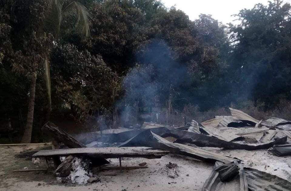 Military troops burnt down about 40 residential properties in Sanmyo villages, Gangaw tsp again, and destroyed the monastery and other houses. This, only 15 houses were left in the village. #2022Feb11Coup #WhatsHappeningInMyanmar