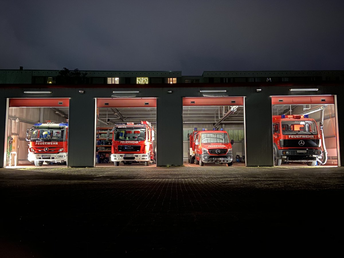 Die @FFSchwerinSG ist zusammen mit der <a href="/FFSchwerinMitte/">FF-Schwerin-Mitte</a> eine der größten Freiwilligen Wehren in Schwerin. Ca. 130 Mitglieder hat die Schlossgarten Wehr. #Schwerin112 #112live #wirfürschwerin