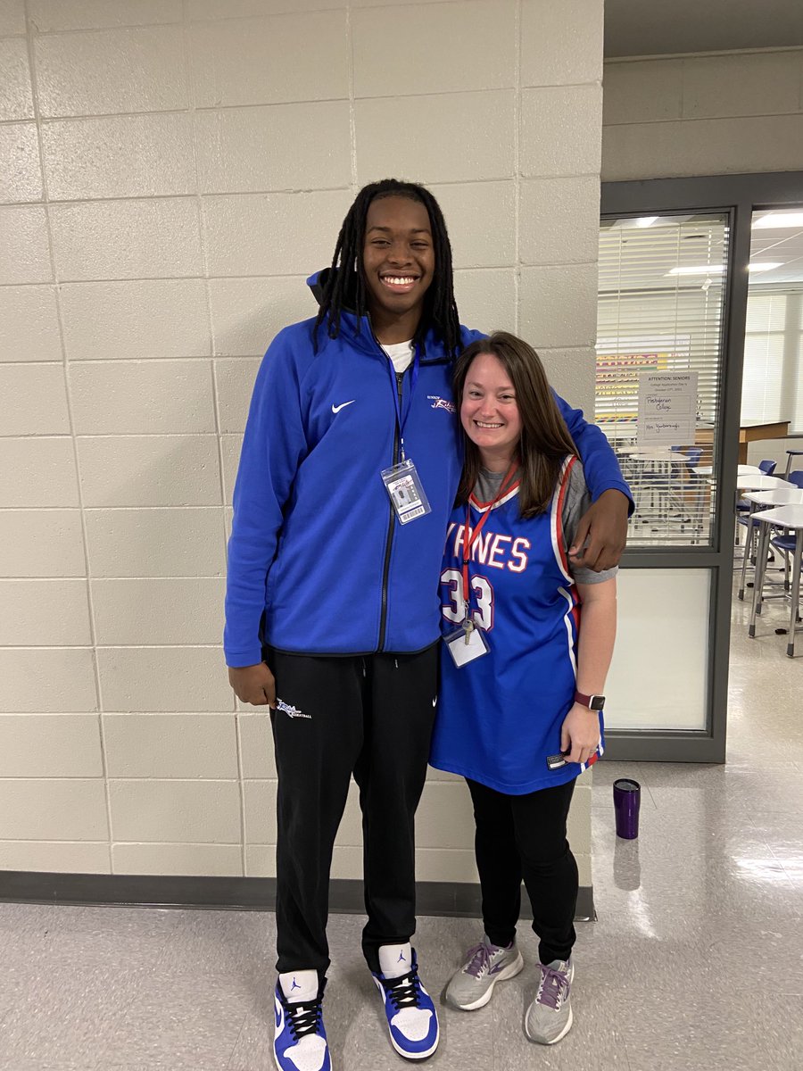 Celebrating senior night tonight and our players asked their favorite teachers(they look ready to hoop😝) to wear their jerseys today!!! Thank you teachers for making a positive impacts on our student athletes👊🏼