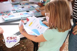 🔬👩‍🔬 El #11F2022 #DiaDeLaMujerYLaNinaEnCiencia queremos volver a compartir el cómic ¿Qué es una científica? elaborado por <a href="/miriamriig/">Miriam Rivera</a> dentro del proyecto #CSIC4Girls co-financiado por la <a href="/FECYT_Ciencia/">FECYT</a> <a href="/IDAEA_CSIC/">Inst. of Environmental Assessment & Water Research</a> <a href="/IQAC_CSIC/">Institute for Advanced Chemistry of Catalonia</a> 
👉 bit.ly/3lEeoiv