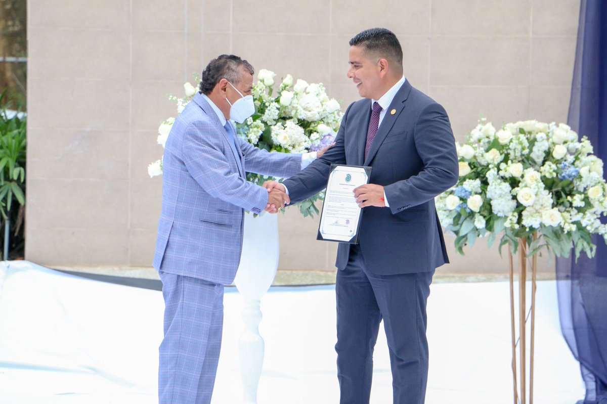 El Rector de nuestra institución, Ph.D. Marcos Oviedo entregó Acuerdo de felicitación al Ph.D. Fabricio Guevara, rector de la UNEMI a propósito del aniversario de dicha institución. <a href="/UNEMIEcuador/">UNEMI ⎪ Universidad Estatal de Milagro</a>