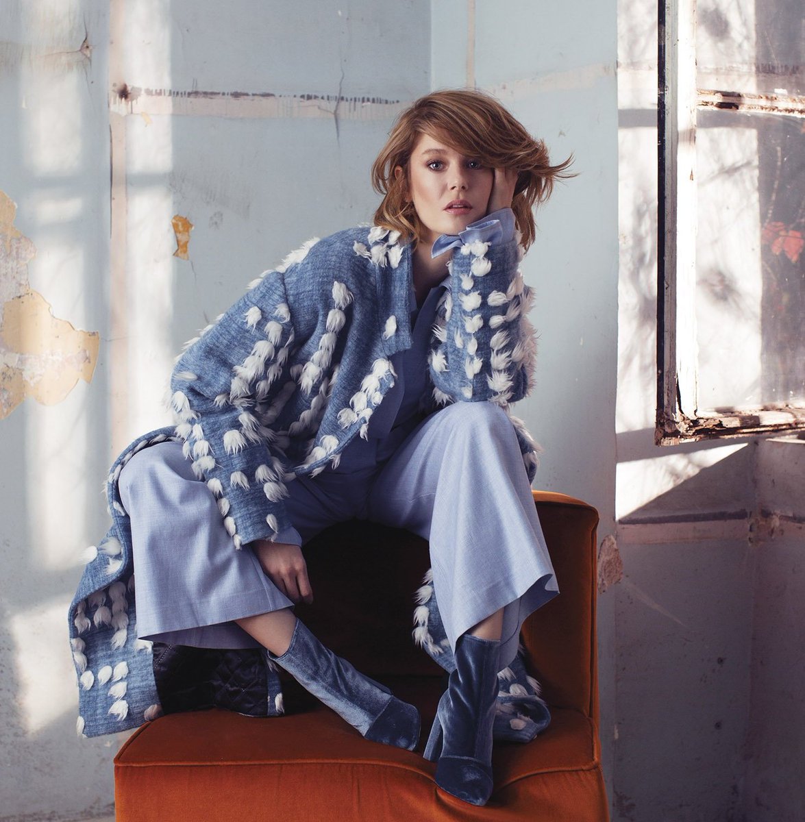timelessstyle3's tweet photo. #BurcuBiricik https://t.co/HhZebxM5zE