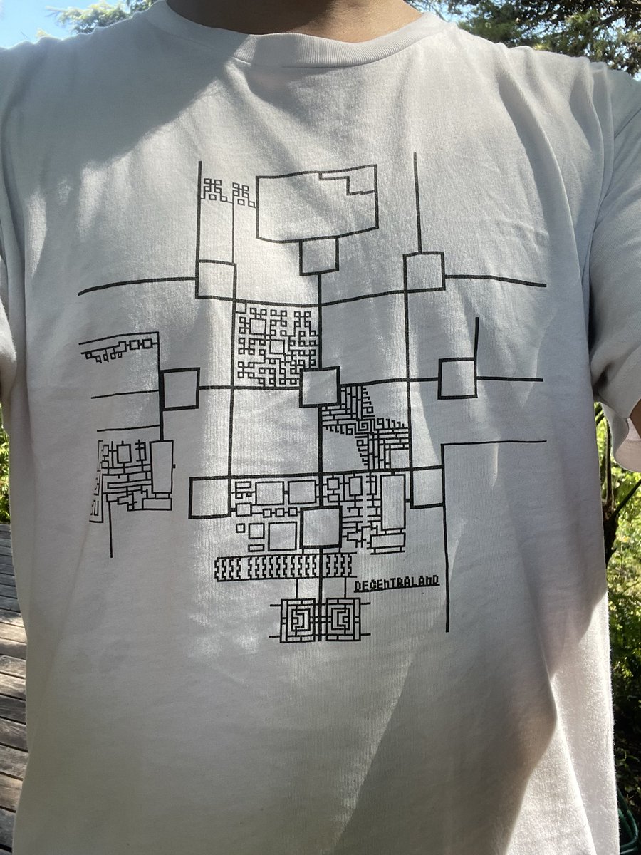 martinshibuya's tweet photo. Best t shirt ever? @decentraland https://t.co/MVXGQaF6If