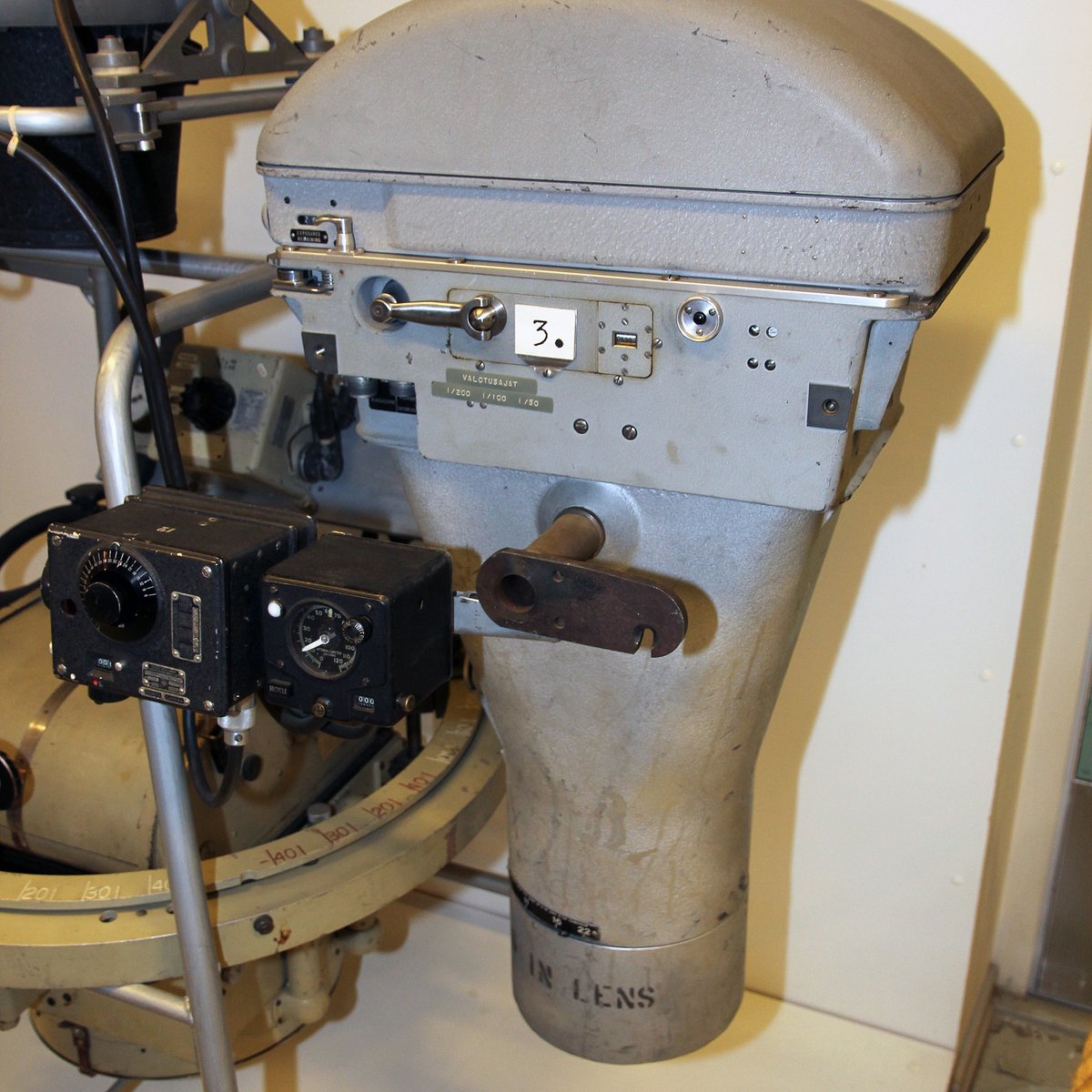coldwarfinland's tweet photo. Cold War trivia: This aerial reconnaissance camera was confiscated from the Americans in 1958. They had conducted recon flights from Helsinki over the eastern border. Soon after possession, the Finnish Air Force HQ got mail from the U.S. Embassy. A manual and film for the camera. https://t.co/DNToHIfaIz
