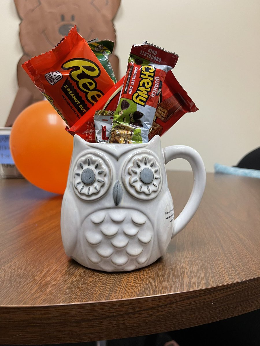 TheLauraRamirez's tweet photo. This has been the best week I’ve ever experienced in all of my 20 years in education! I have loved 🥰 all of the treats, lunches and breakfasts but I have to say my number #1 has been the cards written by my students! #counselorlife #counselingweek #NationalSchoolCounselorsWeek https://t.co/CLARI5mEHf