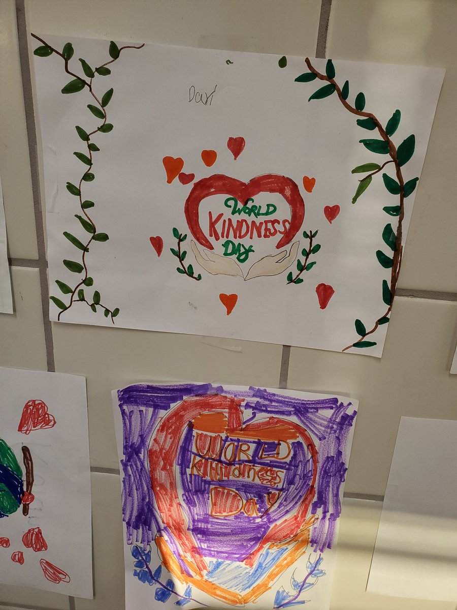 RaquelEspy13's tweet photo. #RandomActsOfKindnessChallenge
On Wednesday wrote thank you letters to one very important member of our community, our amazing counselor Ms. Marquez. Yesterday, we made kindness posters for the hallway 💙🦘 #UESRooNation #RoosRiseUp https://t.co/lW06qOjUSz