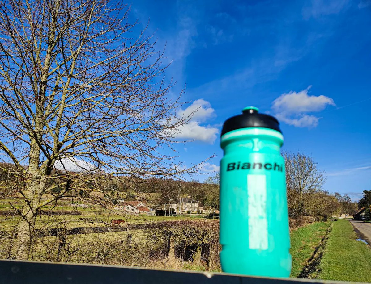 ChristinaDove7's tweet image. Happy Friyay everyone one! Almost the weekend. Lovely gentle hour in the sunshine today and plenty of time for taking pics!
.
Wishing everyone a fab weekend
.
#MercerActive #ukcyclechat #aatr #bianchi #duathlete #Wellbeing