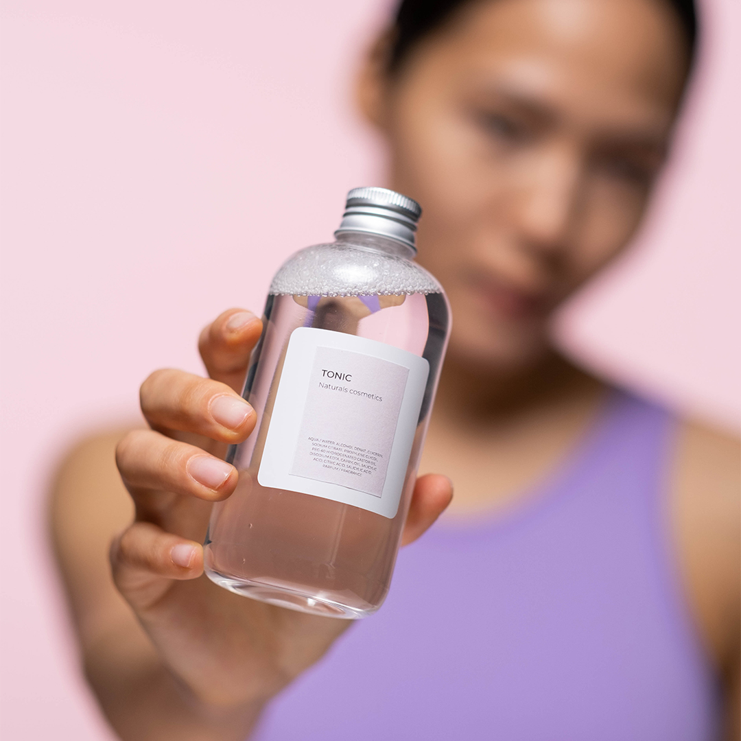 getshopflix's tweet image. Effective #marketing videos present your products in a conversational form. 
That creates a sense of individual approach, which is why 57% of consumers say that videos gave them more confidence to #purchaseonline. 
#getshopflix #videoshopping #makeupessentials