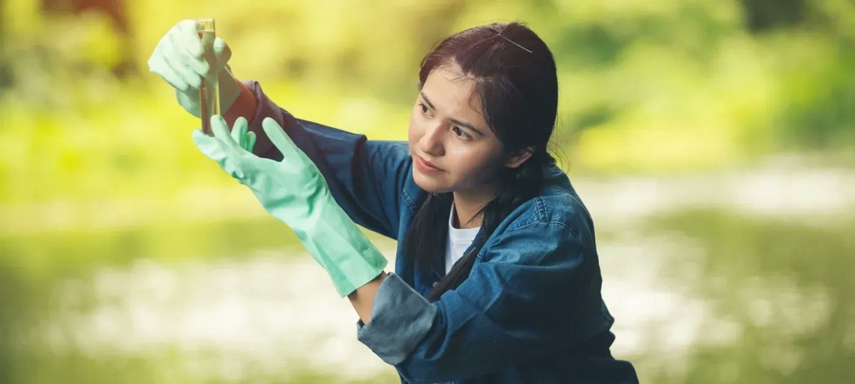 UNEP's tweet photo. Today we celebrate International Day of Women and Girls in Science!‍🔬

Gender equality &amp; empowerment is essential  to fostering reliable, representative &amp; meaningful science that addresses our world's most critical environmental issues.🌱#WomeninScience https://t.co/EJvzHVoKia https://t.co/0nznB8hGDI