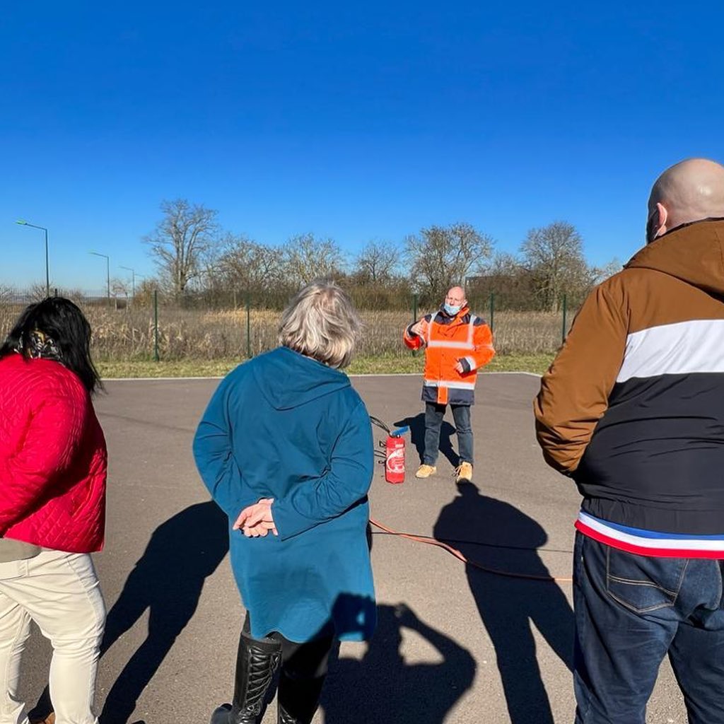 FormYou6's tweet photo. 👉 Formation « Devenir #Formateur #Incendie Évacuation » avec @FormYou ! 
Bon courage à nos stagiaires!
📍 Hier après-midi, c’était mise en pratique : utilisation de différents extincteurs sur un bac à feux #écologique 
Vous souhaitez vous former?! email à contact@formyou.me https://t.co/xOaTOpxHCa