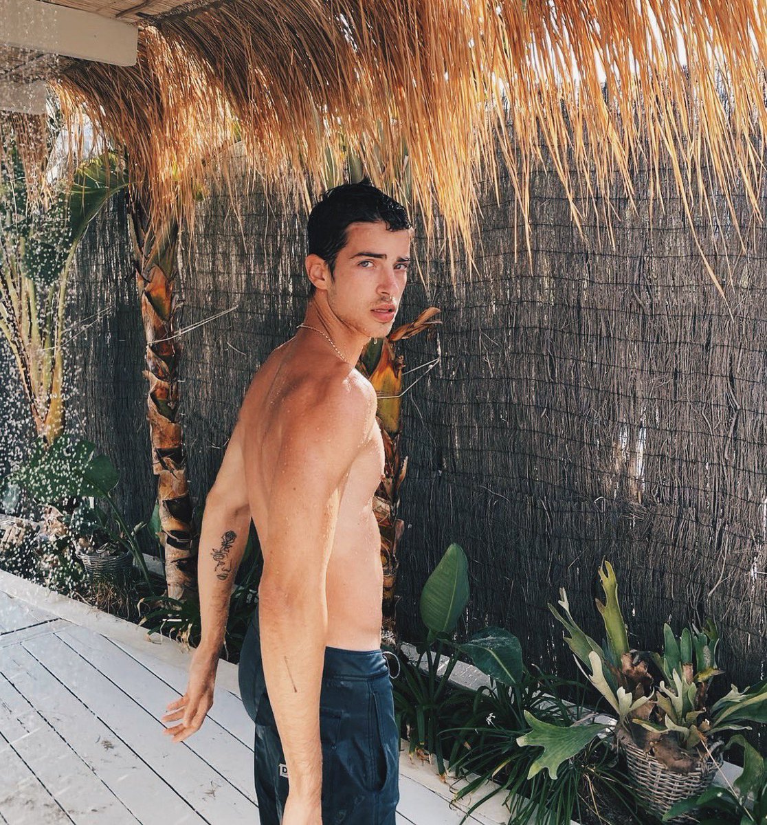 ᅠ
ᅠ
ᅠ

ㅤㅤ ‍  ‍  ‍         — EVAN ✧*̣̩⋆̩☽⋆゜
ㅤㅤ ‍  ‍  ‍         streamer. stoner.  ¹⁸⁺
ㅤㅤ ‍  ‍  ‍         vers. nsfw. lewd.

ᅠ
ᅠ
ᅠᅠ