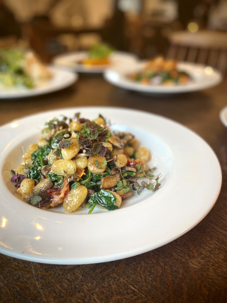 PubWedding's tweet photo. Here’s a sneak peek of our stunning new #weddingmenu which is currently in development. Check out this stunning creamy gnocchi dish. Perfectly tasty. Perfectly vegan. Lots more to come your way 🌱🥰

#pubweddinglondon #pubwedding #londonwedding #weddingfood #tastyfood #weddings https://t.co/E5WEiftIF8