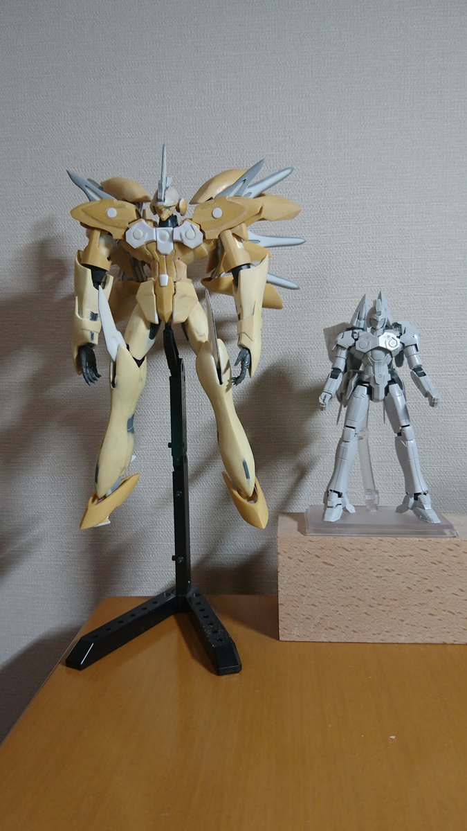 roror927's tweet photo. サイズ差。 https://t.co/3SRynoQS99