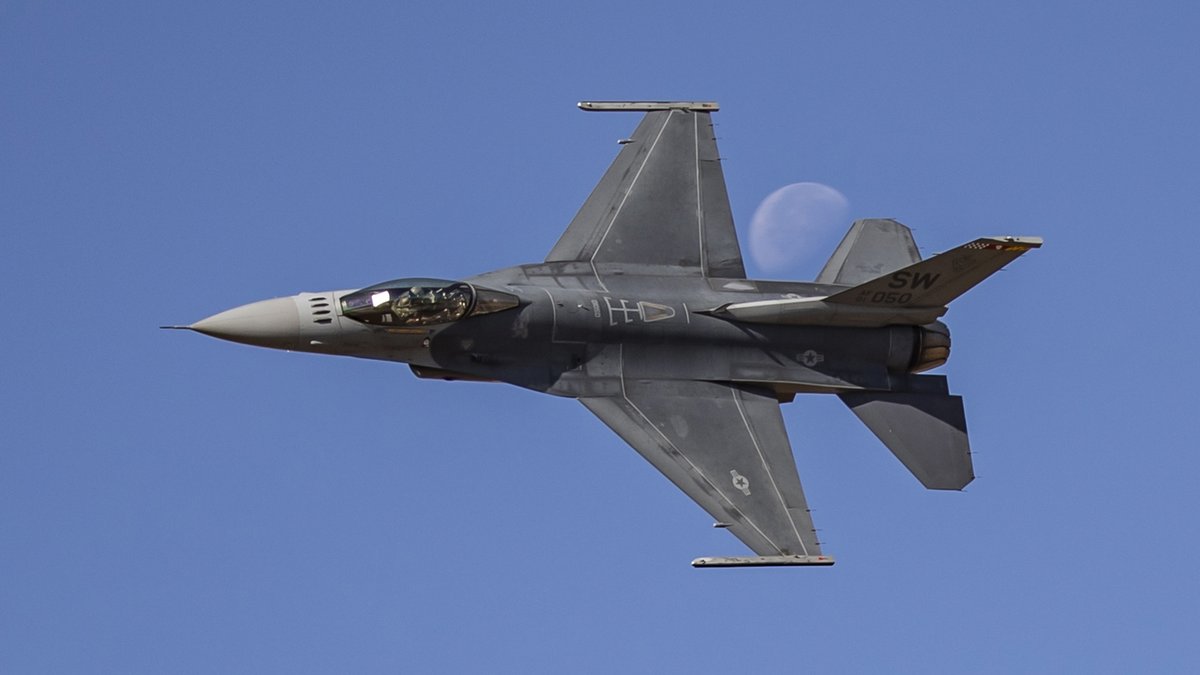 #FighterFriday 

The <a href="/usairforce/">U.S. Air Force</a> will conduct a flyover at the #SBLVI featuring the #F16, #F22 and #F35 in celebration of the service’s ability to innovate, accelerate and thrive for 75 years. 🏈