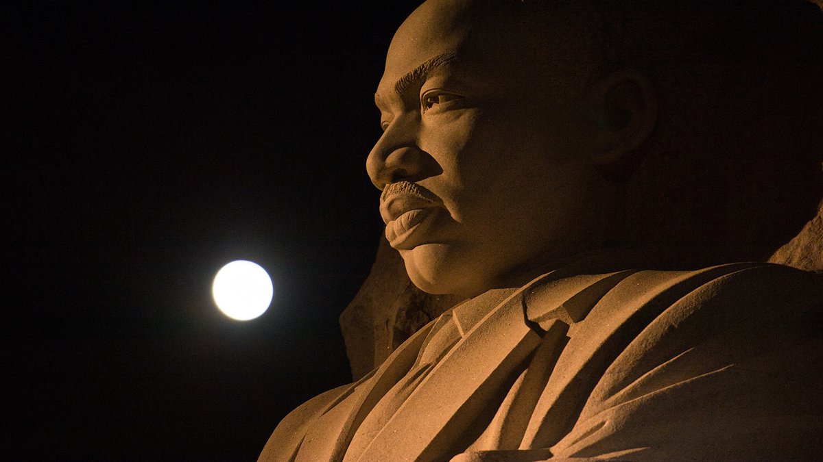 HarvardDC's tweet photo. Sunday, February 13, 5:30pm - 8:00pm
Join Barbara Saffir, the Harvard Club's own Hiking Master, as she conducts a moonlight tour of the Martin Luther King Jr. Memorial and other historic sites.
https://t.co/rqHYxaAiSH https://t.co/i0rvQKq9no