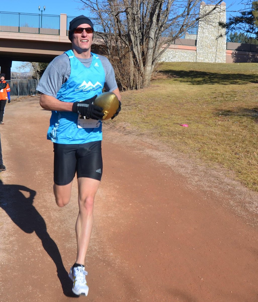 PeacockRunning's tweet photo. #FastFriday #Runner We have multiple athletes toeing the line this weekend looking for victories. The consistency of hard work it takes to stay on the top of your game is admirable and inspiring. Everyone wants the gold football! Good luck this weekend! #race #watchusfly #runchat https://t.co/IsEBiYoo88