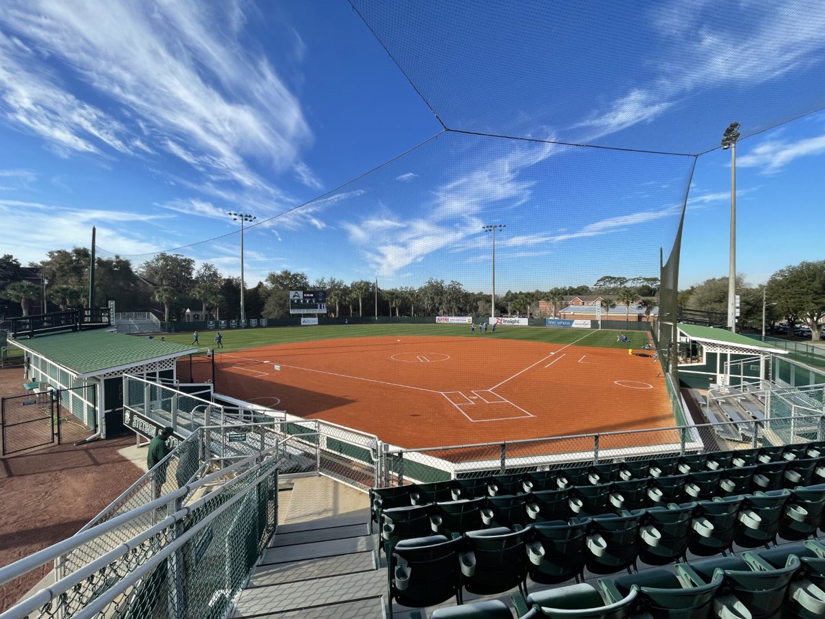 IndStSoftball's tweet photo. We have arrived at Patricia Wilson Field.
One hour 'til first pitch!
#MarchOn https://t.co/kIfXaTrXGB