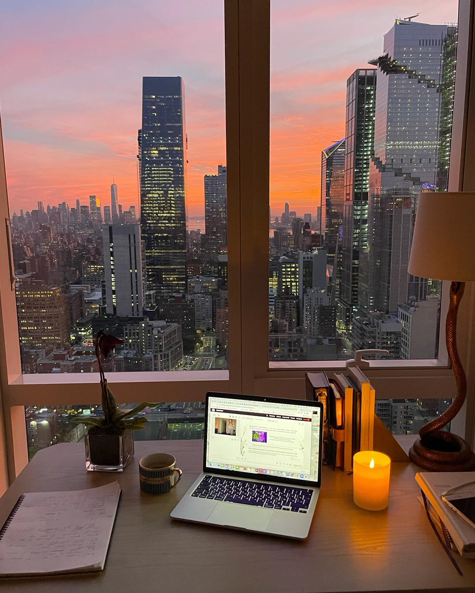 asolegrey's tweet photo. Friday night — ending the week right https://t.co/ZYGmLre5GX