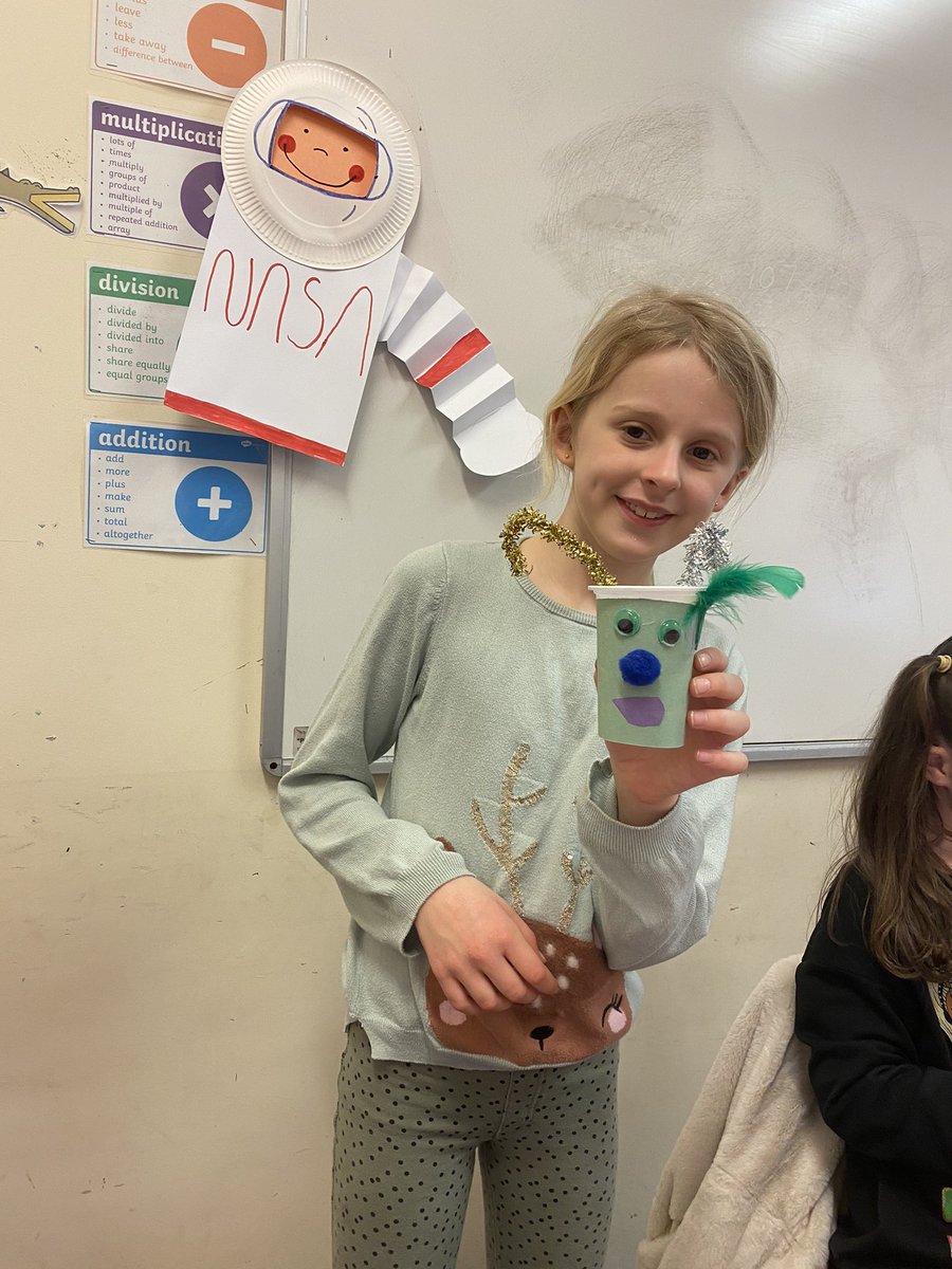 MinworthSchool's tweet photo. What fun we’ve had #childrensmentalhealthweek2022 #dresstoexpress #GrowingTogether https://t.co/iNBg1mzVCJ