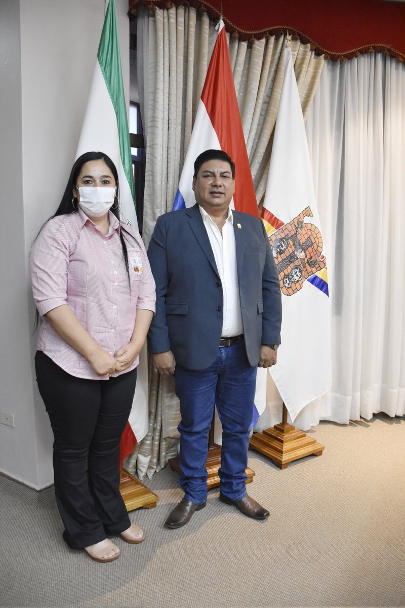 Christianbrunag's tweet photo. Con la Intendenta de La Paz dña. Blanca Chávez y comitiva, conversando sobre el próximo reinicio de la construcción del Polideportivo Municipal tras el levantamiento de la orden de No Innovar. Y buscando solución a la problemática de la falta de agua de Calle P https://t.co/9lZM9JlYcg
