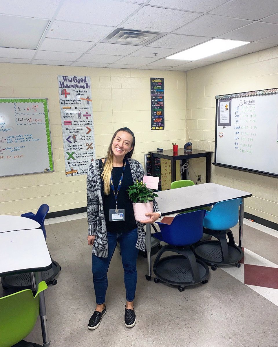 _Erika_Smith's tweet photo. An absolute honor to be named AMMS Teacher of the Year 2022! Thank you’s go out to every single teacher I have had the pleasure of working with, each of you deserve a piece of this award for helping me get here ❤️ #AMMSLions @AMMSLions https://t.co/Mgim2ufxas