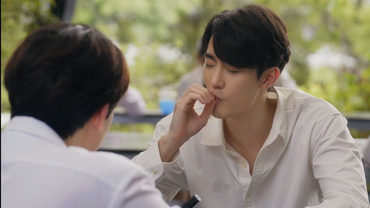 themforceseable's tweet photo. HE'S SO ANNOYING! HE'S SO EXTRA! BUT I LOVE HIM! 😂😂😂

#EnchanteSeriesEP3 https://t.co/xOS5UdFtKQ