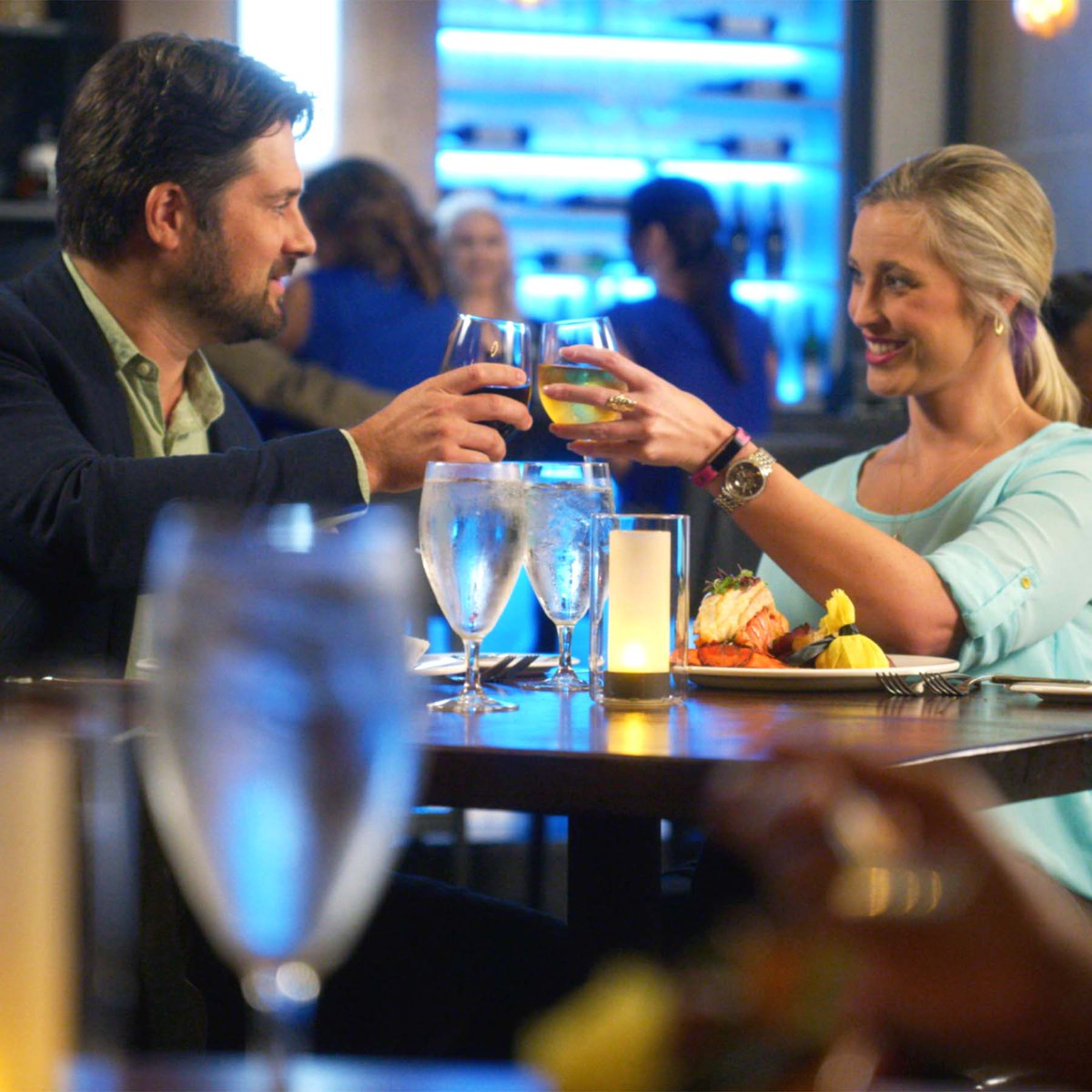 Celebrate Valentine’s Day 💘 all weekend long with decadent dining specials at Big Sky Steakhouse! Reserve a three-course dinner for two and choose from Lobster Bisque, Beef Wellington, Lobster Thermidor &amp; Beef Medallions and more! For the full menu, visit bit.ly/dsCCR