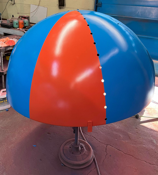niagara_park's tweet photo. One of only a few rides left behind, the @zamperlarides Samba Balloon Ride is in the process of being fully restored! This will be a GREAT Family Ride here at Niagara Amusement Park!
#niagaraamusementpark #splashworld #niagarafalls #zamperla #samba #balloons https://t.co/ecr2xu7OO8