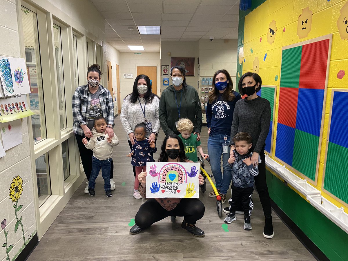 GTECC_Counselor's tweet photo. Look at this beautiful picture the students in Mrs. Doak’s class made for me! #NSCW22 @TWPSchools https://t.co/ggHhUC2hmi