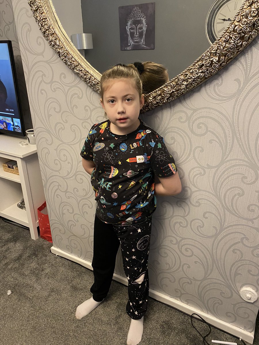 Traceylew13's tweet photo. Dress to impress after a week of children’s mental health awareness…… Bella could impress anyone who asked her anything about space she loves learning about the planets. @wild_bank https://t.co/RFfO75x1Ur