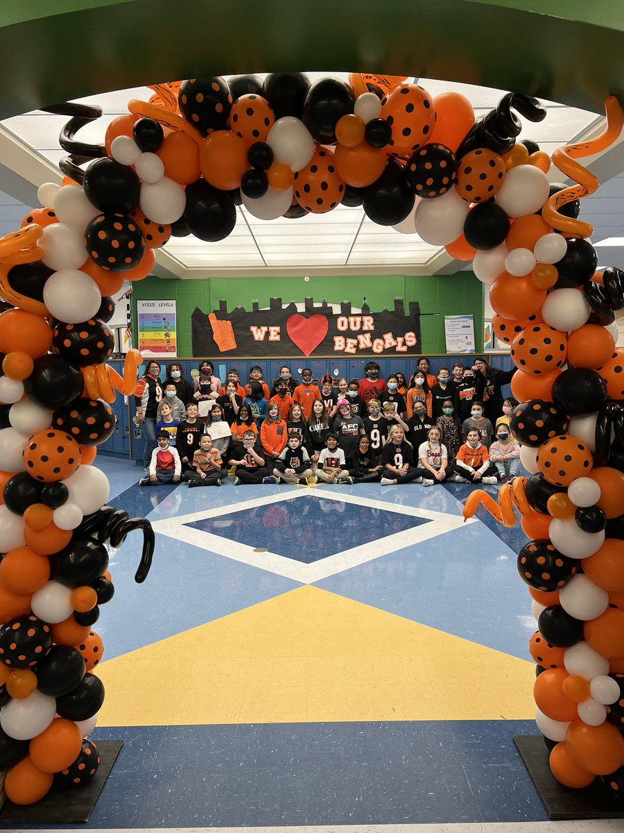 heathernagelmcs's tweet image. Who Dey from Mason Elementary!🧡🧡 #BengalsNation  #JoeBurrow #kindnessstartswithme #WhoDey