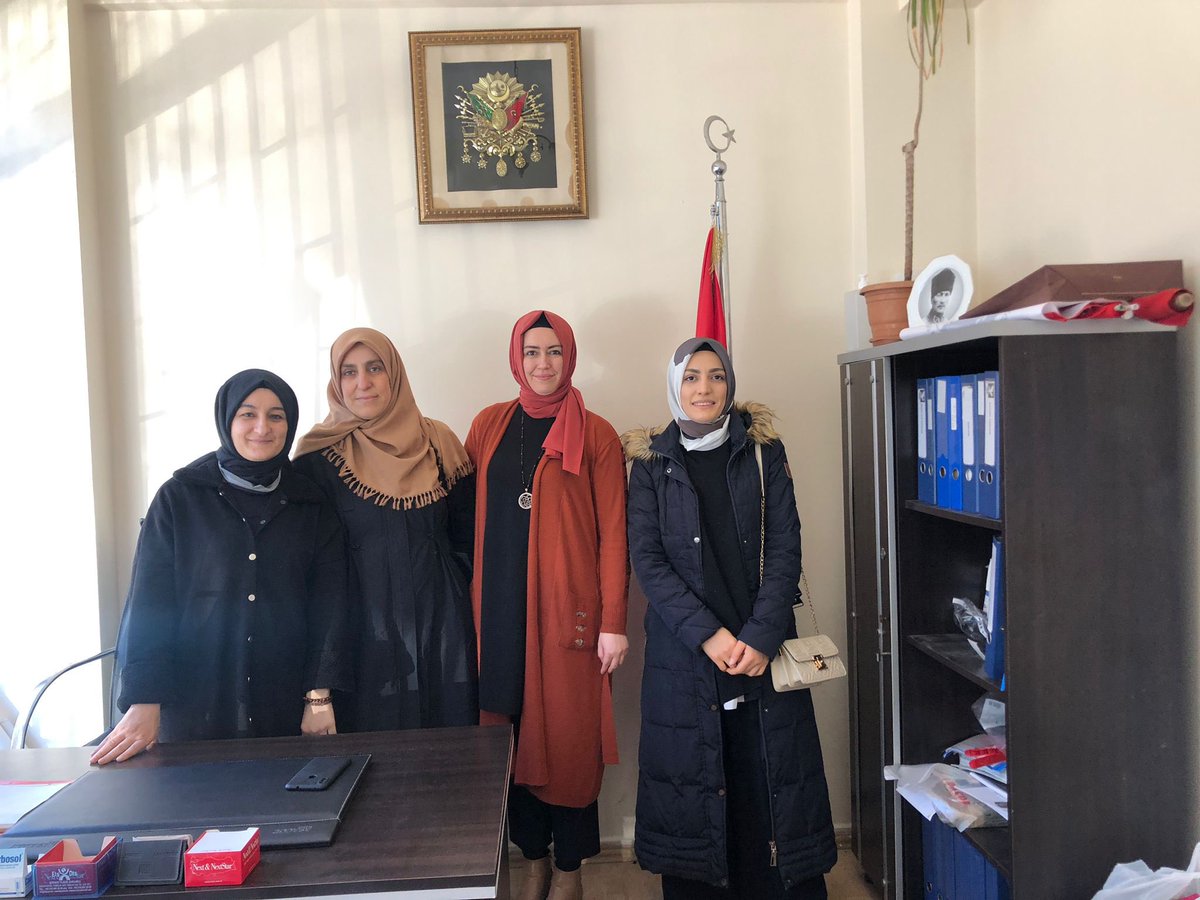 Sultanbeyli İhh Kadın  olarak,Balkan Türkleri Derneğini ziyaret ettik . Vakıf olarak neler yaptığımızdan bahsedip,hasbihal ettik. Misafirperverlikleri ve güzel sohbetleri için kendilerine teşekkür ediyoruz 🌸