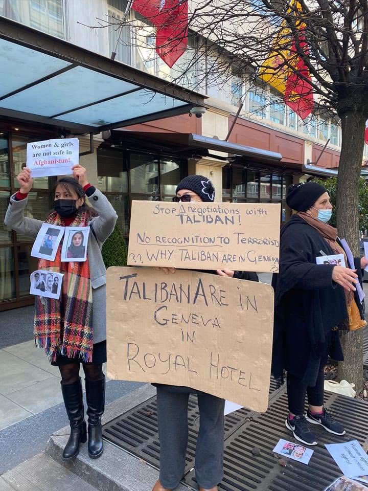 official_sirat's tweet photo. Afghan citizens protest in Switzerland over the presence of representatives of the Taliban terrorist group.
@genevacall @GenevacallAfgh
#LetUsTalk #DoNotRecognizeTaliban #FreeWomenProtesters https://t.co/YaGBPvA4Ud